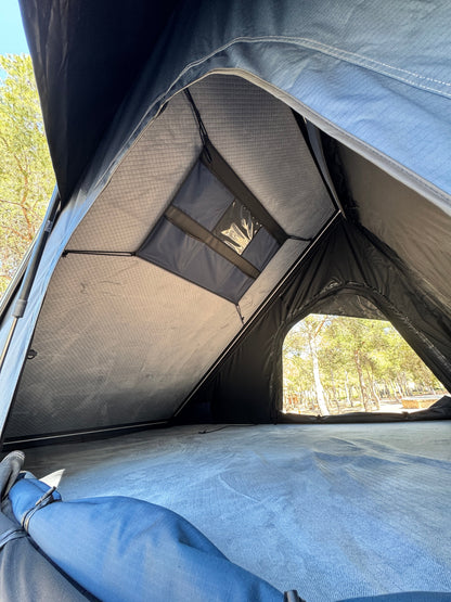 Tente de toit pour voiture Extra Slim avec deux sacs à chaussures et connexion USB