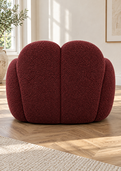 Fauteuil cocon crème en tissu bouclé – design enveloppant